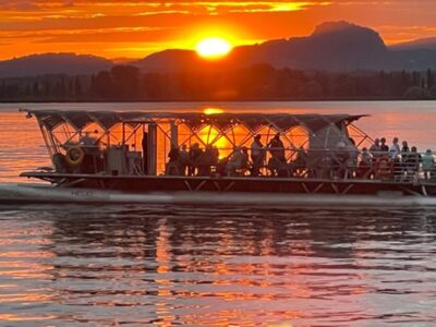 Bodensee Hors d'oeuvre bei Sonnenuntergang auf der Solarfähre HELIO